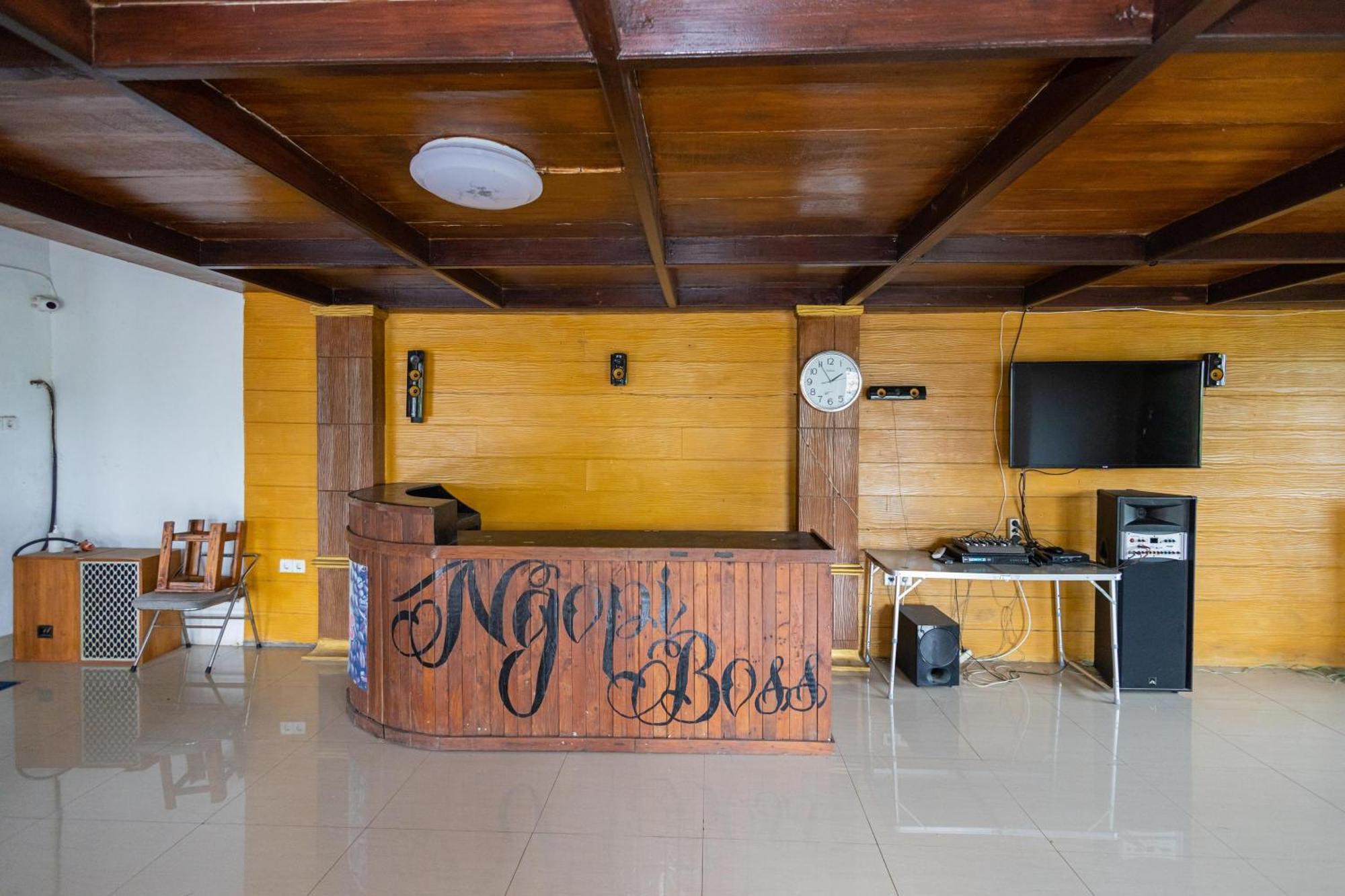 Reddoorz Syariah At Wisma Djokorio Poncokusumo Malang Exterior photo